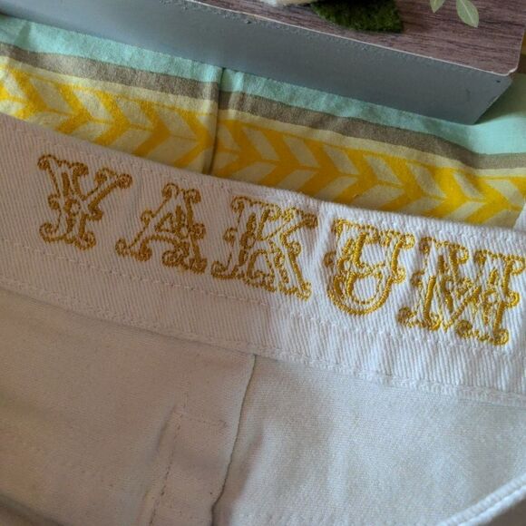 Yakum white capri jeans size 26‎ - Picture 4 of 16